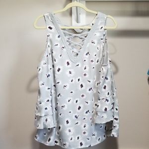 Gray print cold shoulder flowy blouse